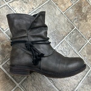 Alberto Sherpa Lined Slouch Boots with Rope and Side Zip, Charcoal Grey